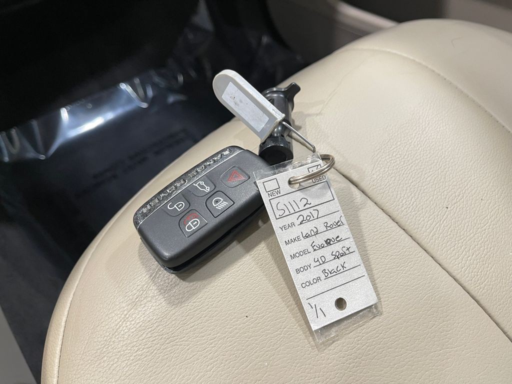 2017 Land Rover Range Rover Evoque Image 35