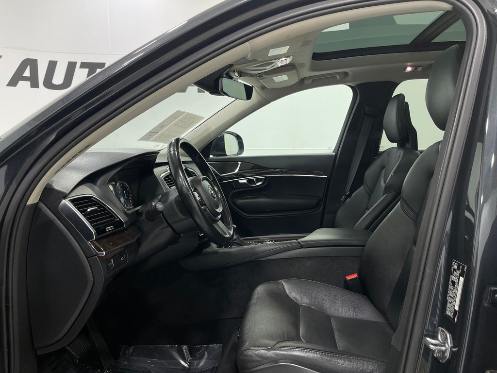 2017 Volvo XC90 Image 14