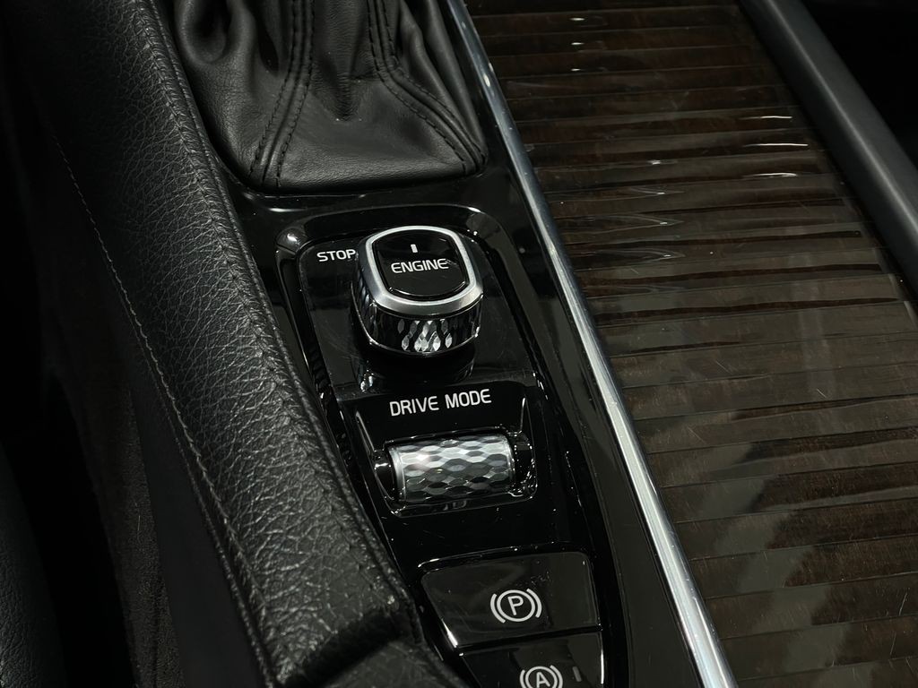 2017 Volvo XC90 Image 22