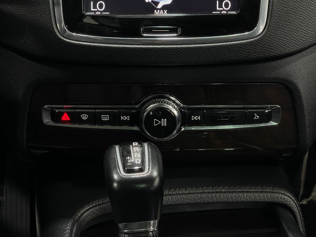 2017 Volvo XC90 Image 26