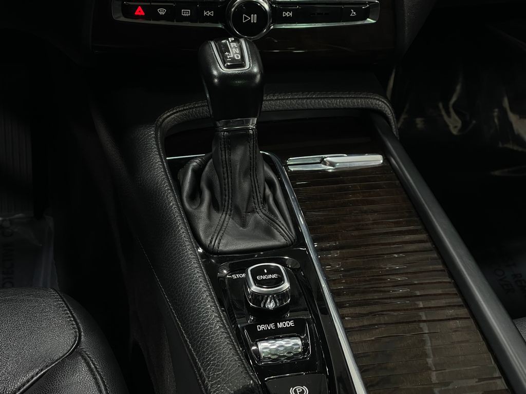 2017 Volvo XC90 Image 30