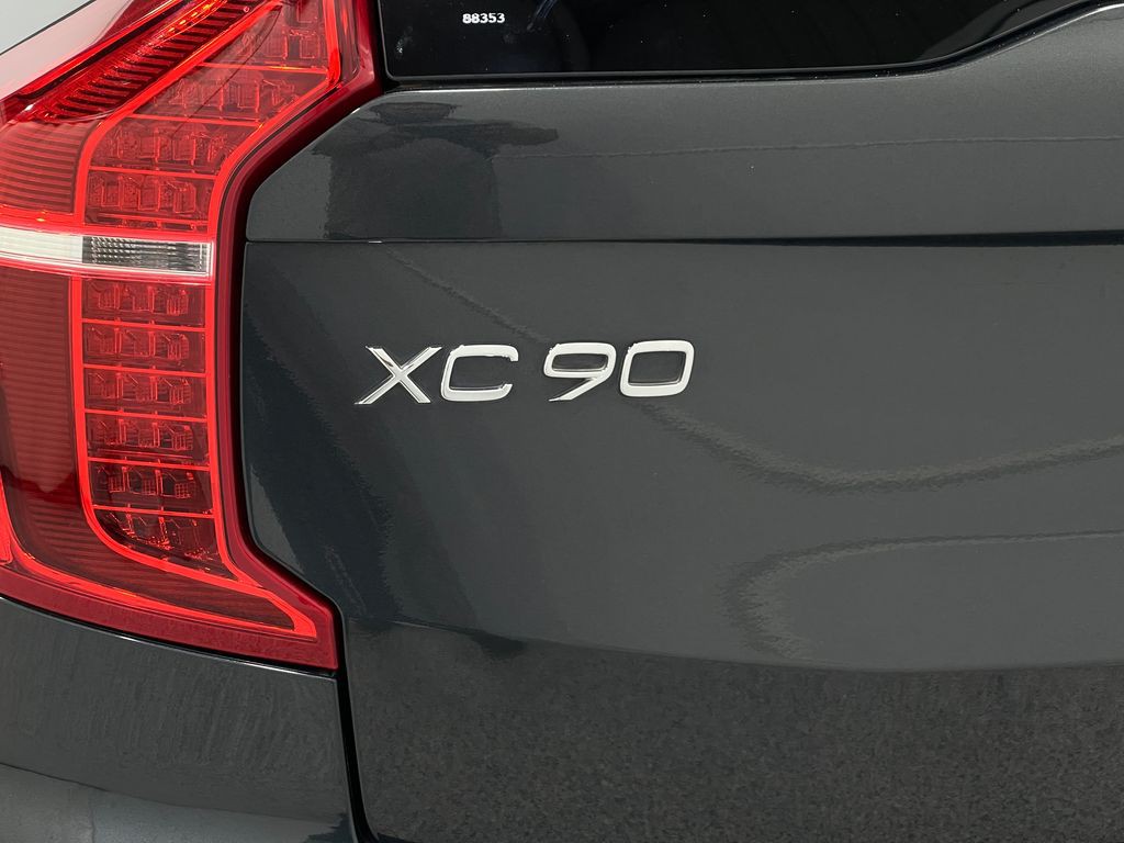 2017 Volvo XC90 Image 40