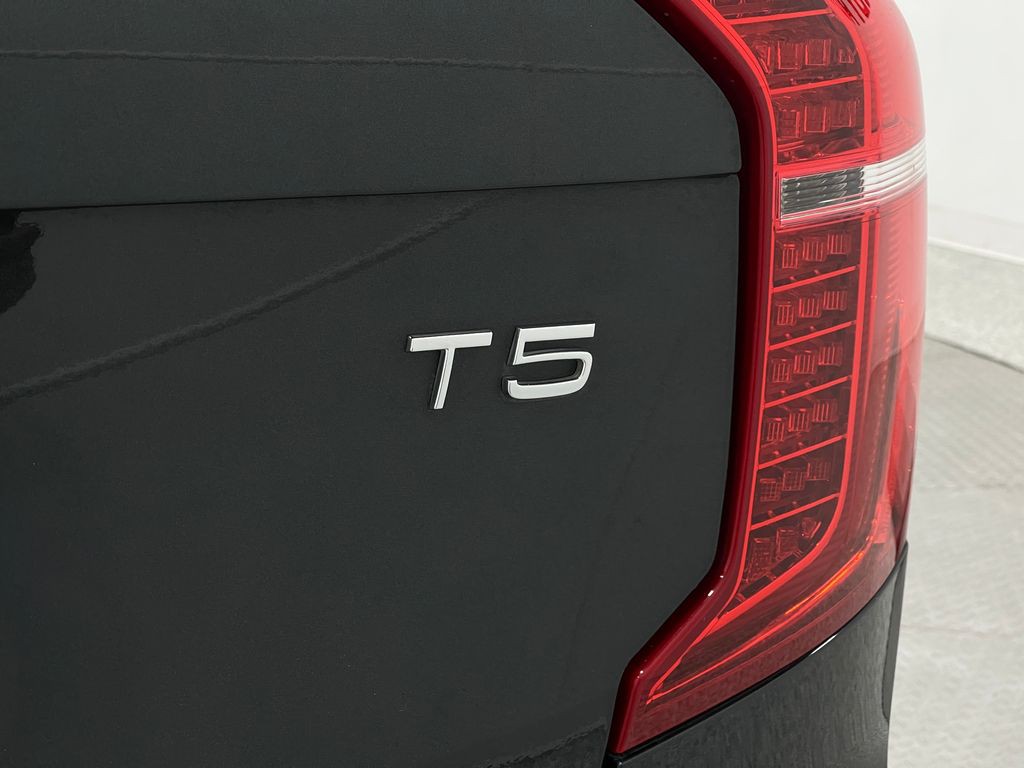 2017 Volvo XC90 Image 41