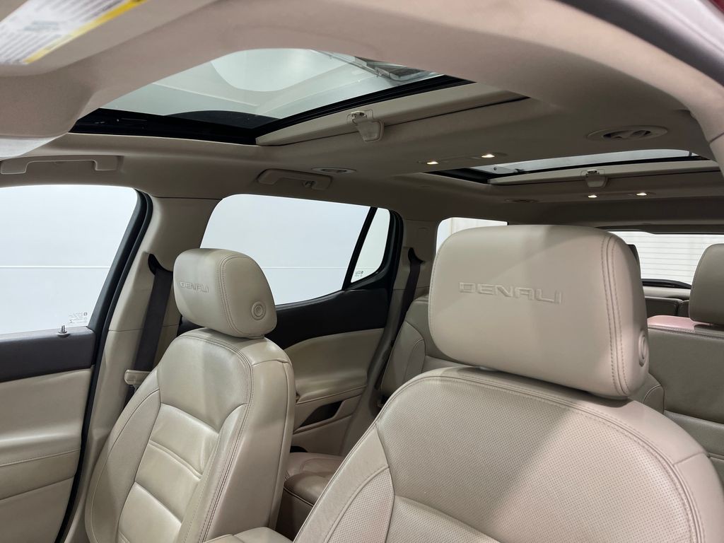2018 GMC Acadia Image 12