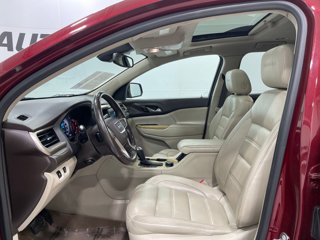 2018 GMC Acadia Image 14