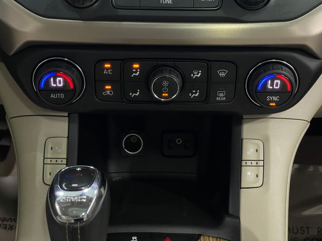 2018 GMC Acadia Image 26