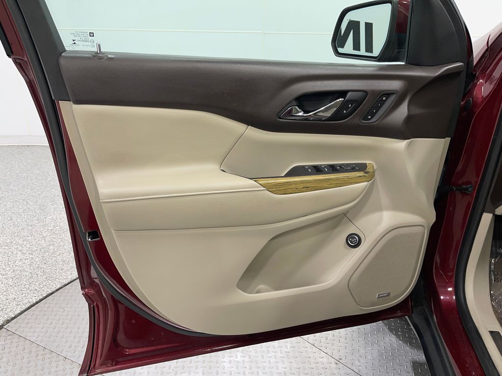 2018 GMC Acadia Image 16