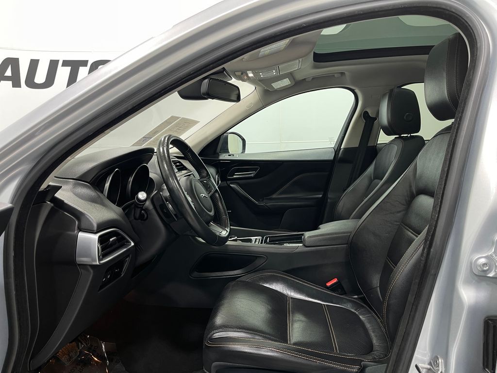 2018 Jaguar F-PACE Image 14