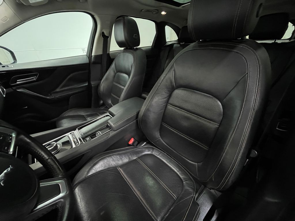 2018 Jaguar F-PACE Image 15
