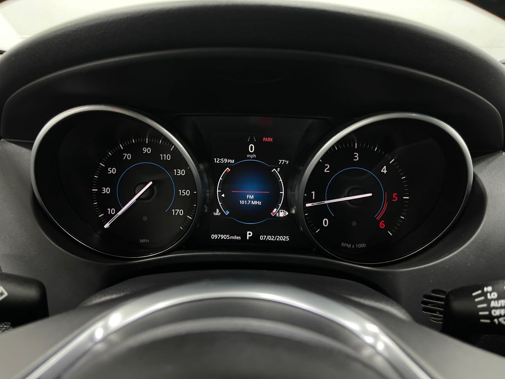 2018 Jaguar F-PACE Image 24