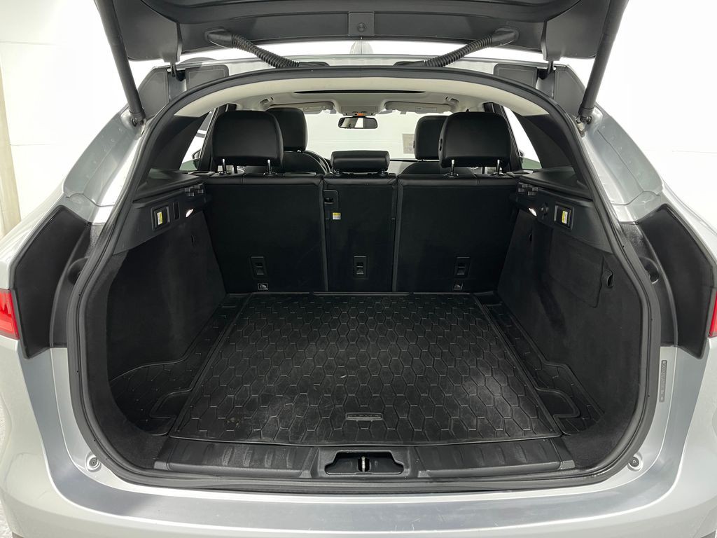 2018 Jaguar F-PACE Image 27