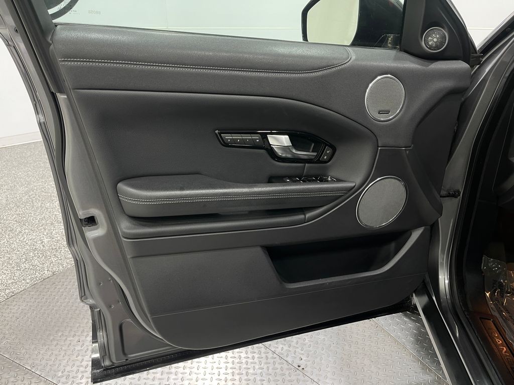 2016 Land Rover Range Rover Evoque Image 15