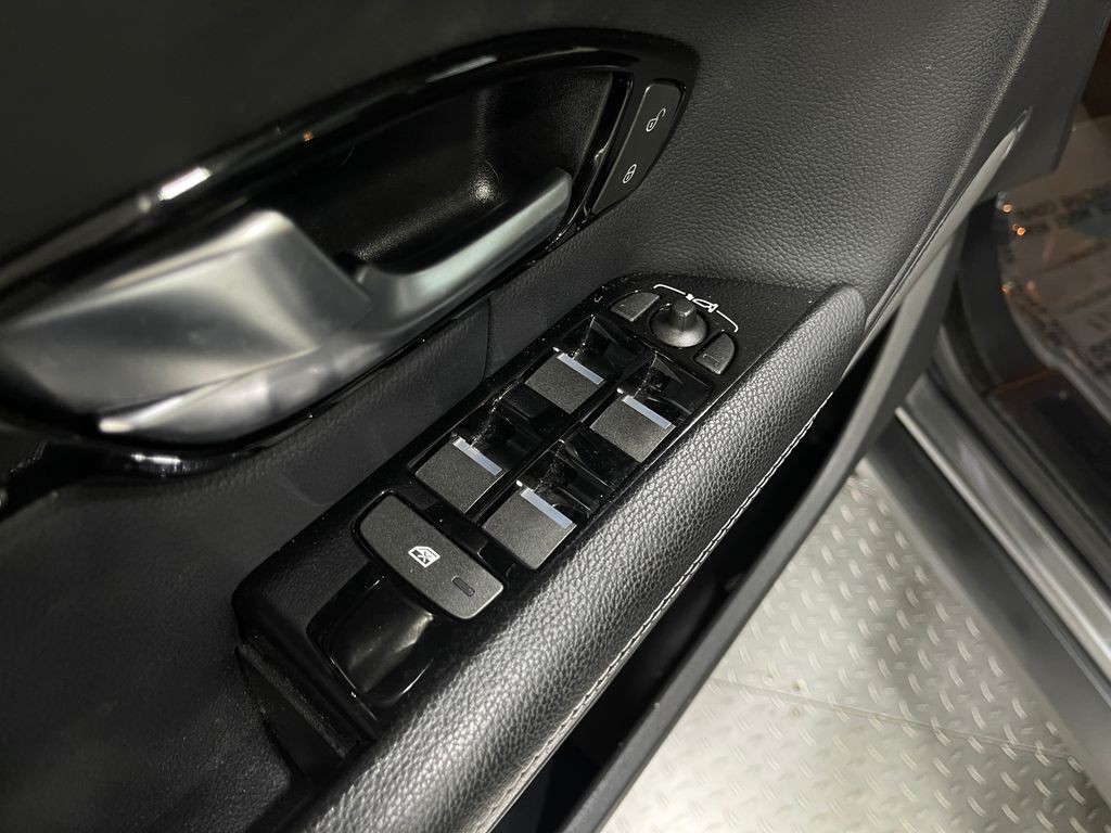2016 Land Rover Range Rover Evoque Image 16
