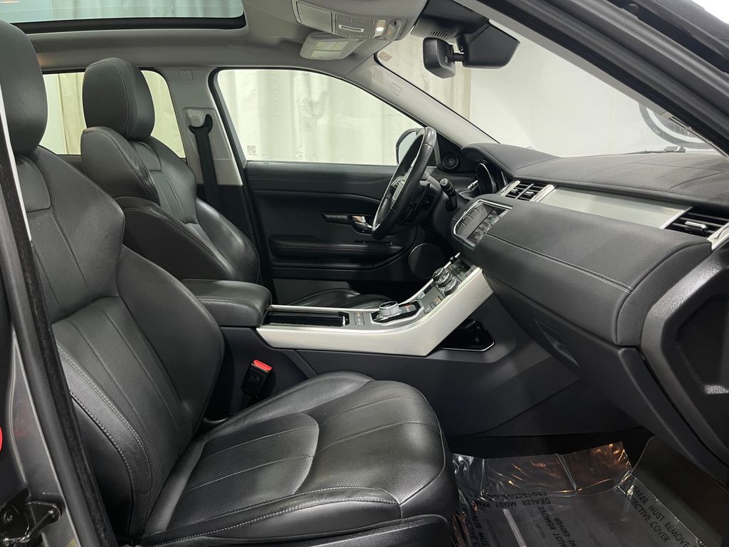 2016 Land Rover Range Rover Evoque Image 32
