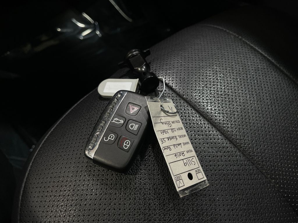 2016 Land Rover Range Rover Evoque Image 37