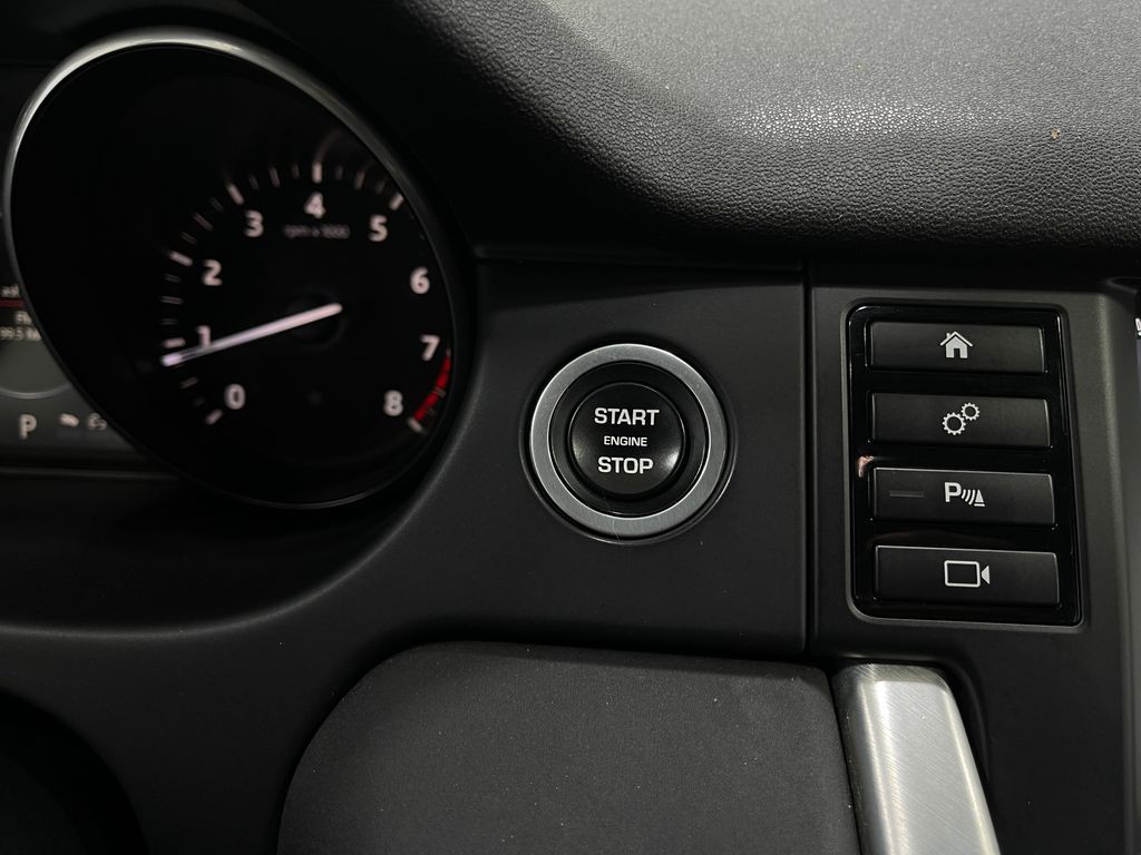 2017 Land Rover Discovery Sport Image 21
