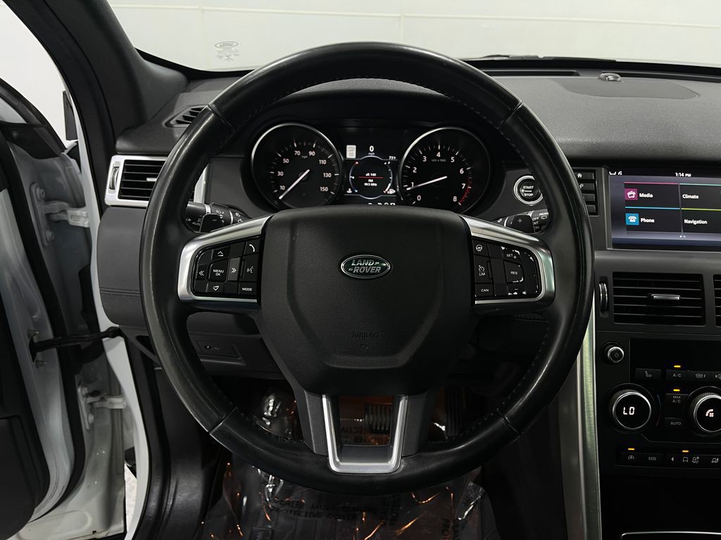 2017 Land Rover Discovery Sport Image 22