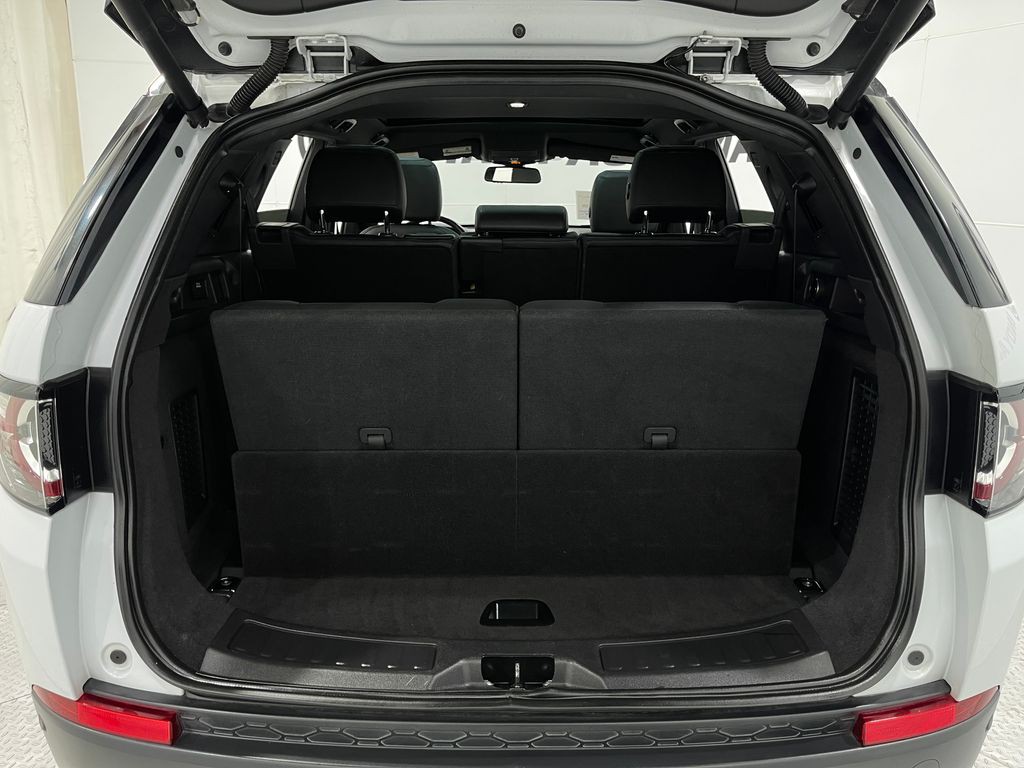 2017 Land Rover Discovery Sport Image 26