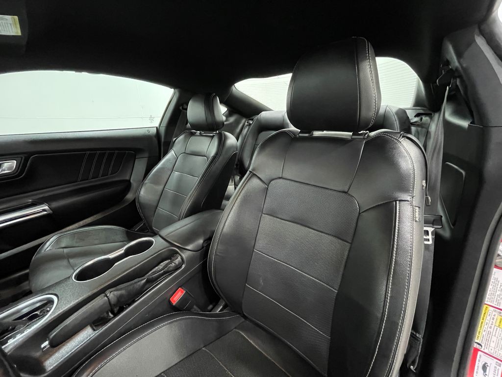 2020 Ford Mustang Image 12