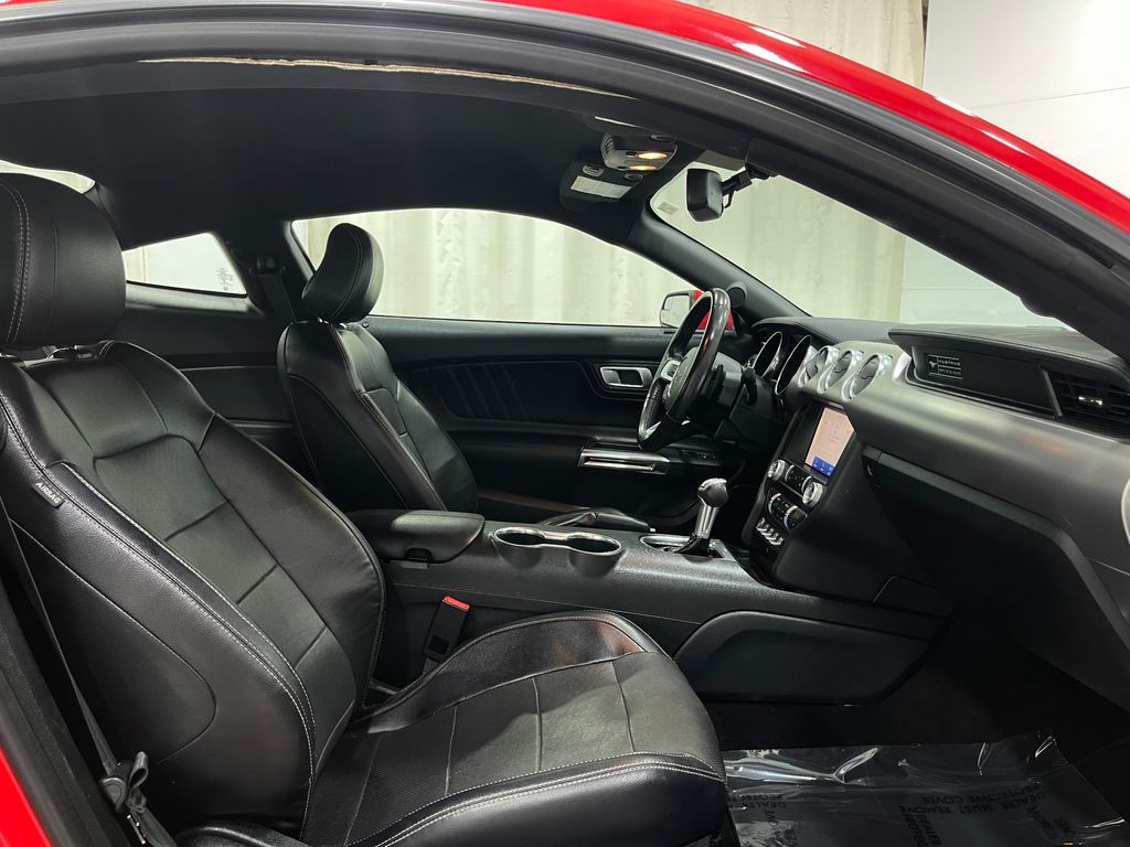 2020 Ford Mustang Image 31