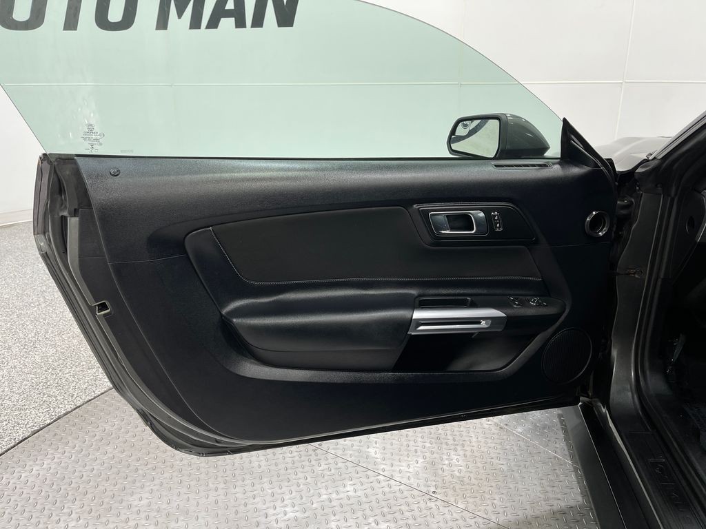 2018 Ford Mustang Image 14