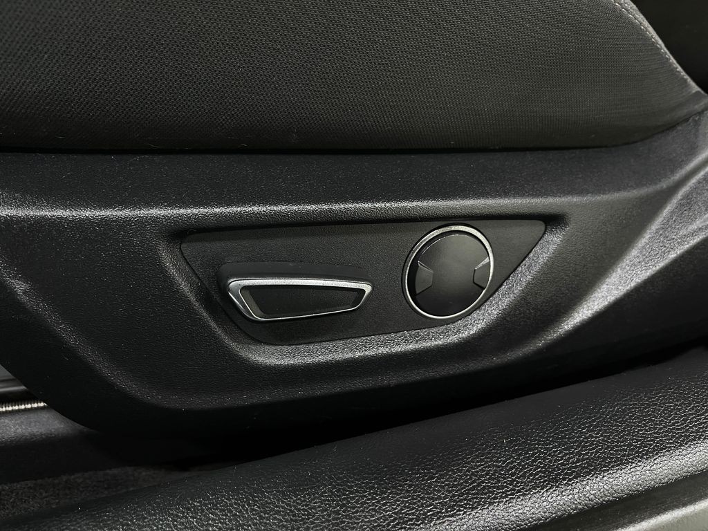 2018 Ford Mustang Image 16