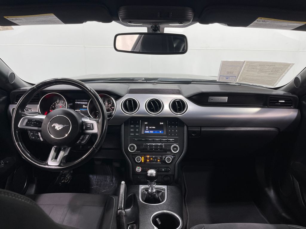 2018 Ford Mustang Image 18