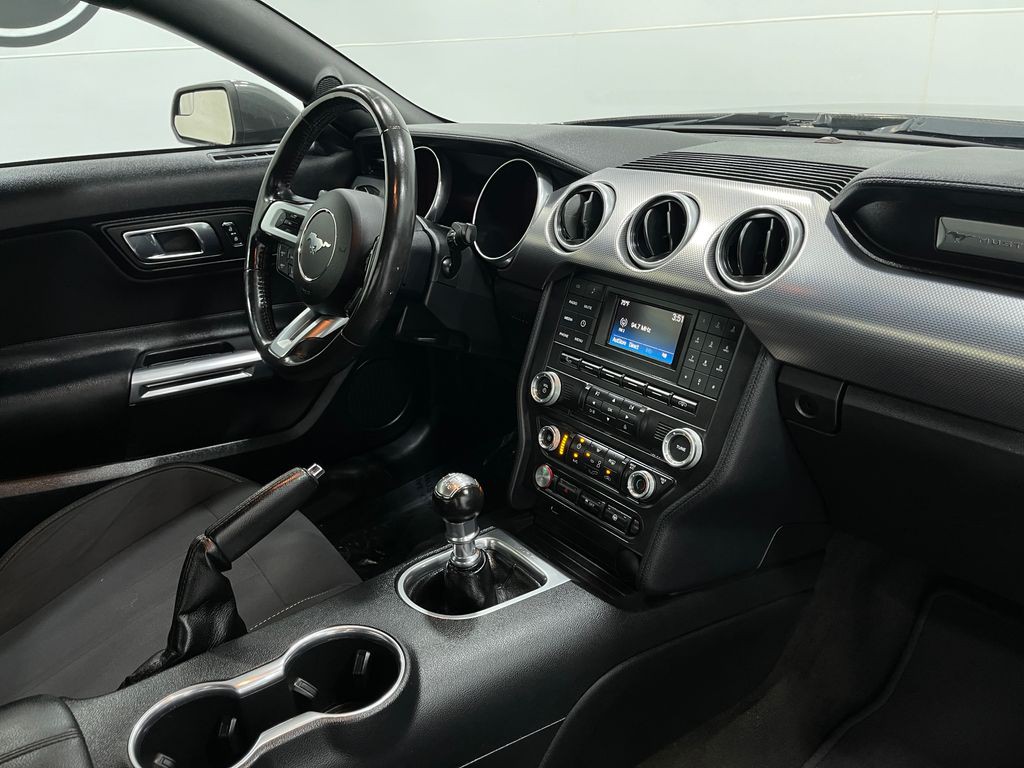 2018 Ford Mustang Image 19
