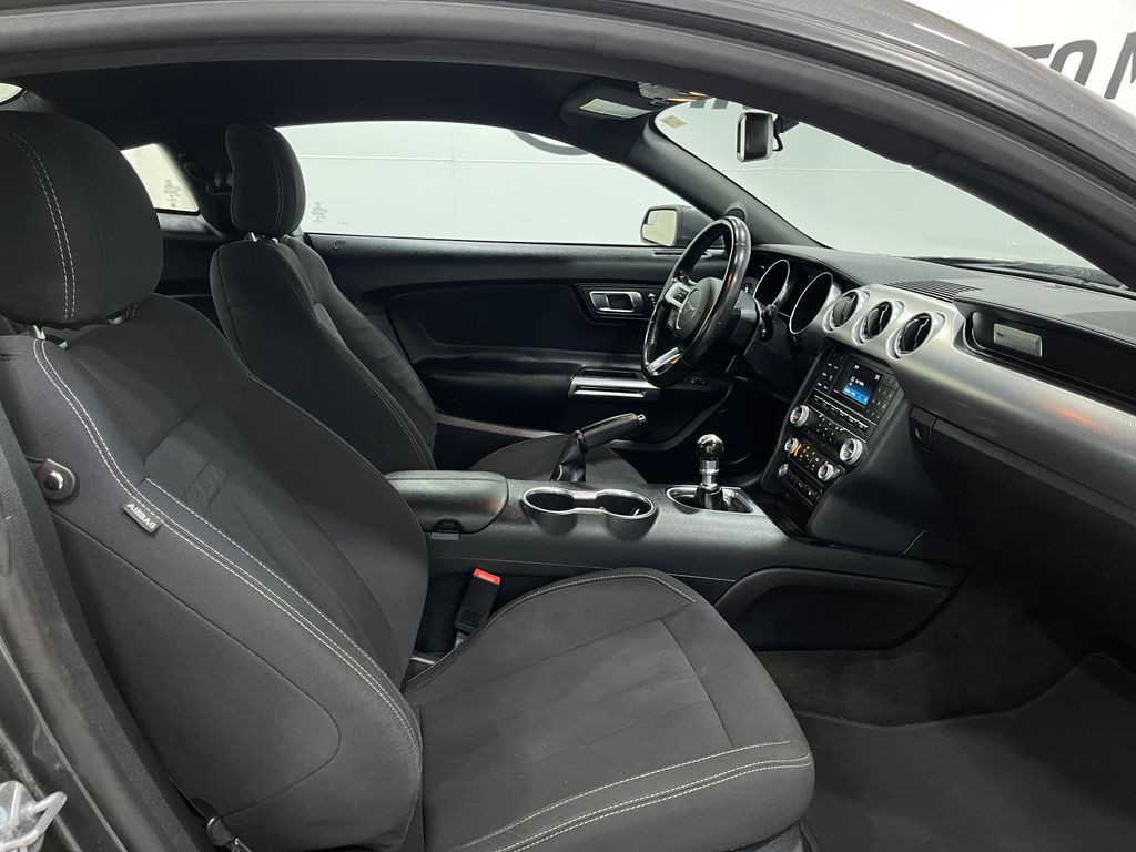 2018 Ford Mustang Image 30