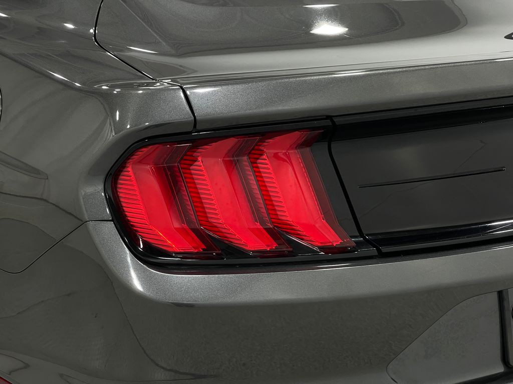 2018 Ford Mustang Image 32