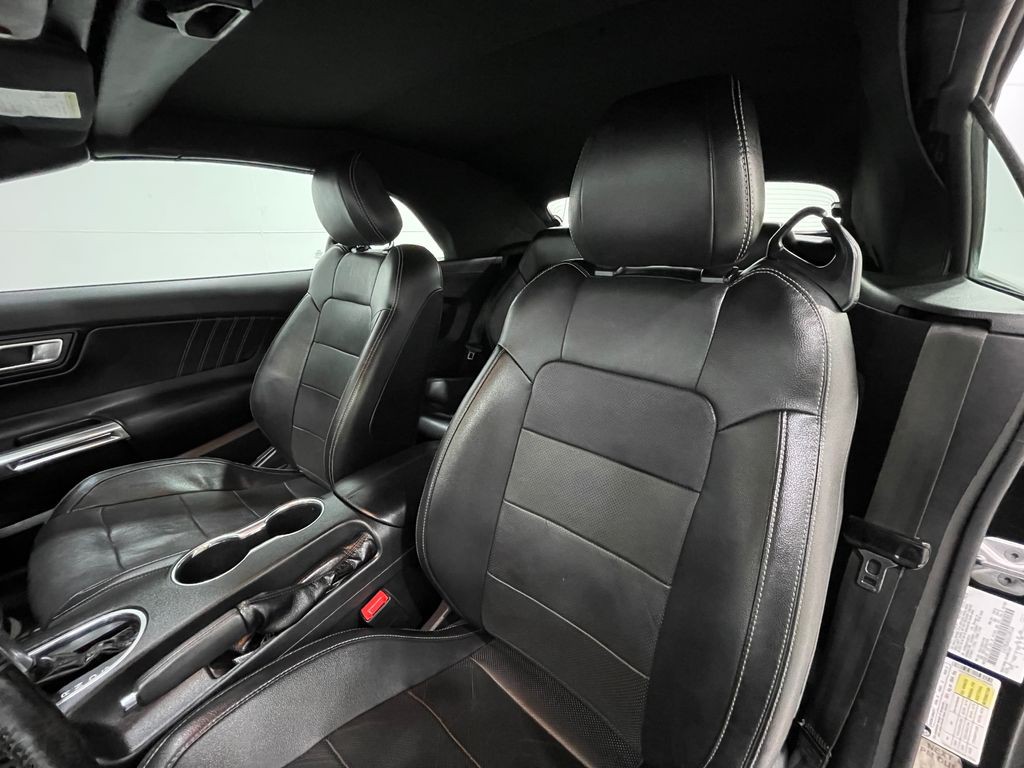 2018 Ford Mustang Image 12