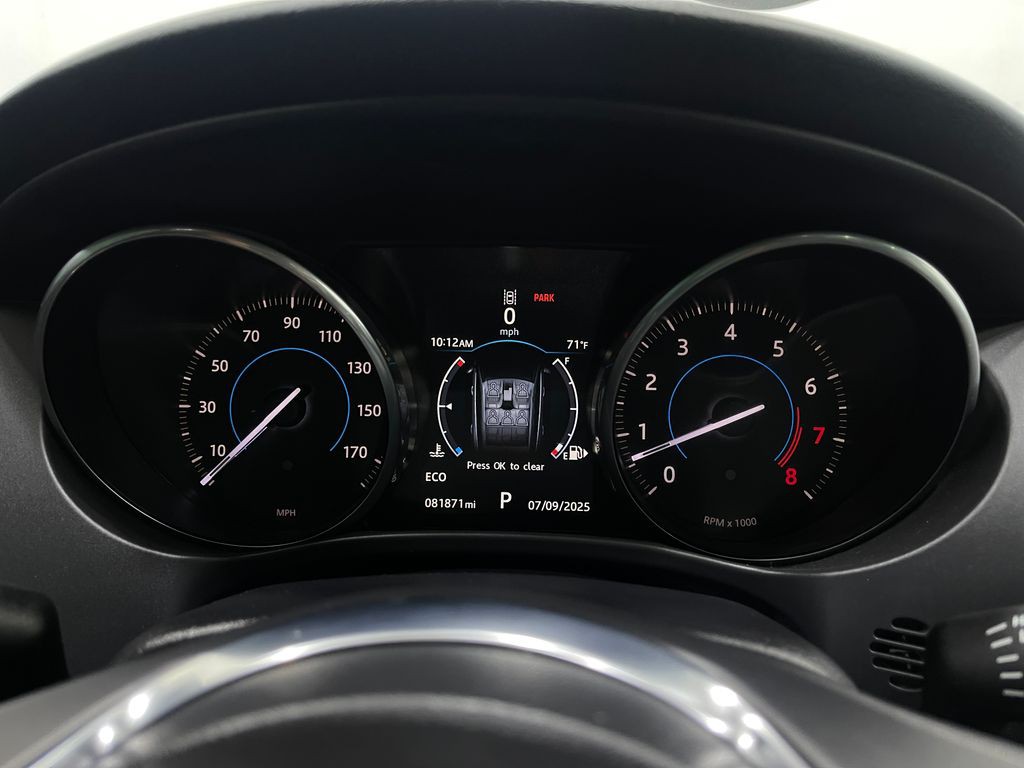 2017 Jaguar F-PACE Image 24