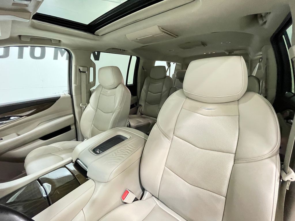 2018 Cadillac Escalade Image 14