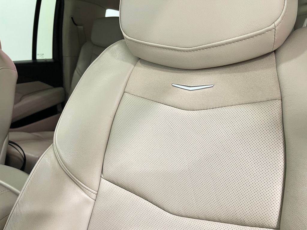 2018 Cadillac Escalade Image 18