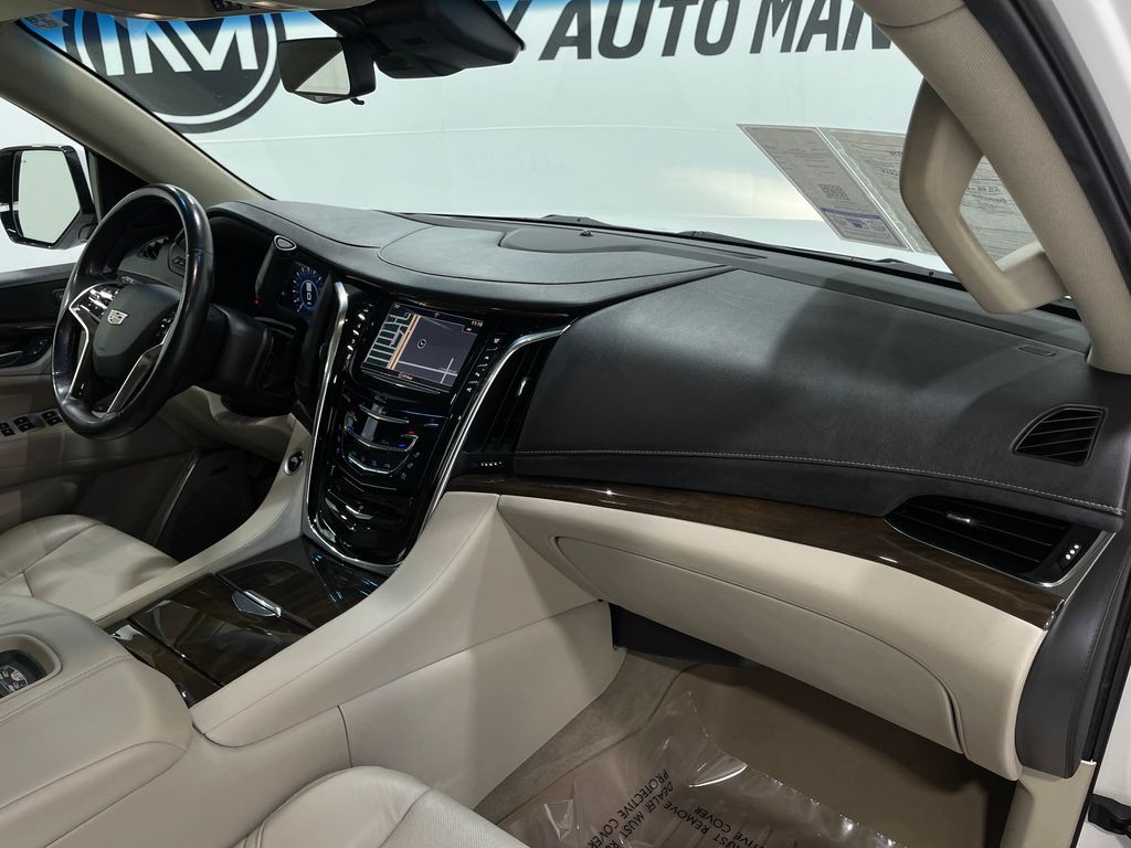 2018 Cadillac Escalade Image 20