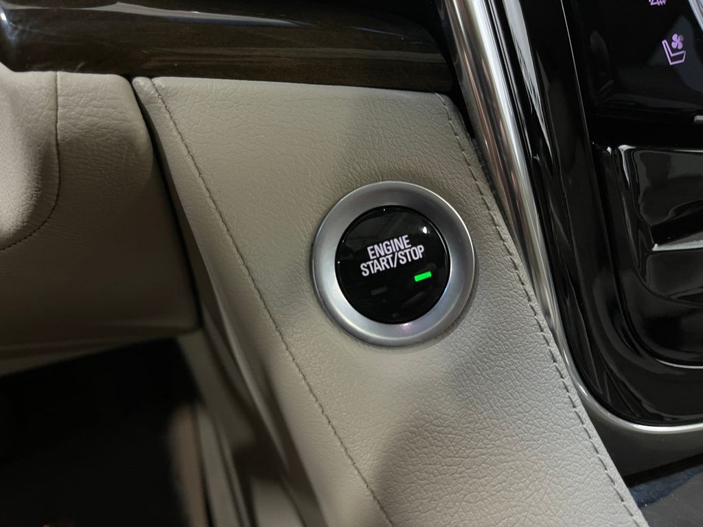 2018 Cadillac Escalade Image 21