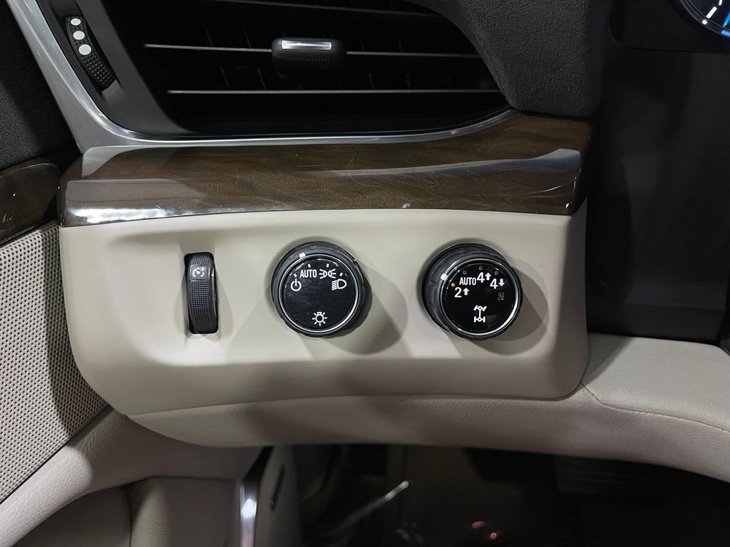 2018 Cadillac Escalade Image 22