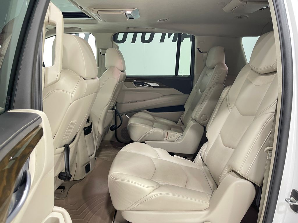 2018 Cadillac Escalade Image 31