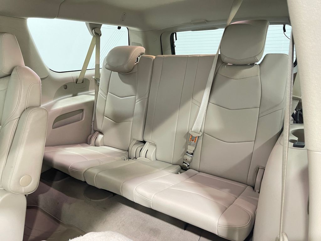 2018 Cadillac Escalade Image 32