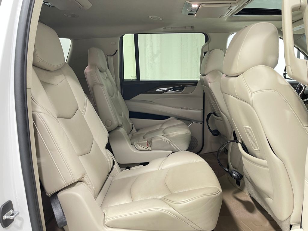 2018 Cadillac Escalade Image 34