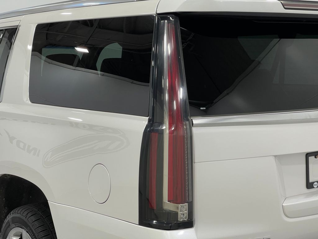 2018 Cadillac Escalade Image 37