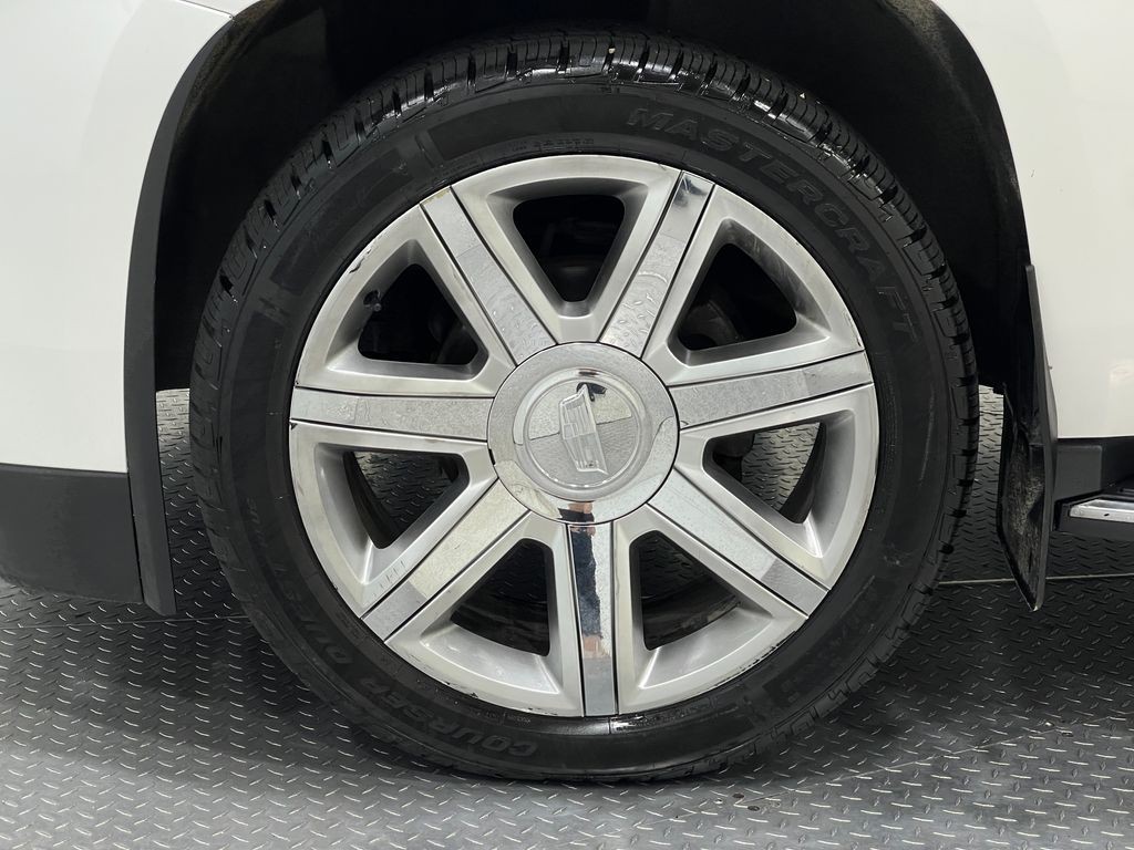 2018 Cadillac Escalade Image 38