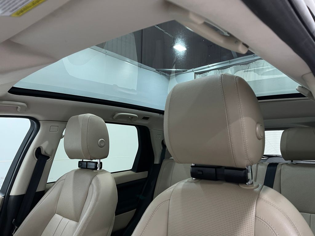 2019 Land Rover Discovery Sport Image 11