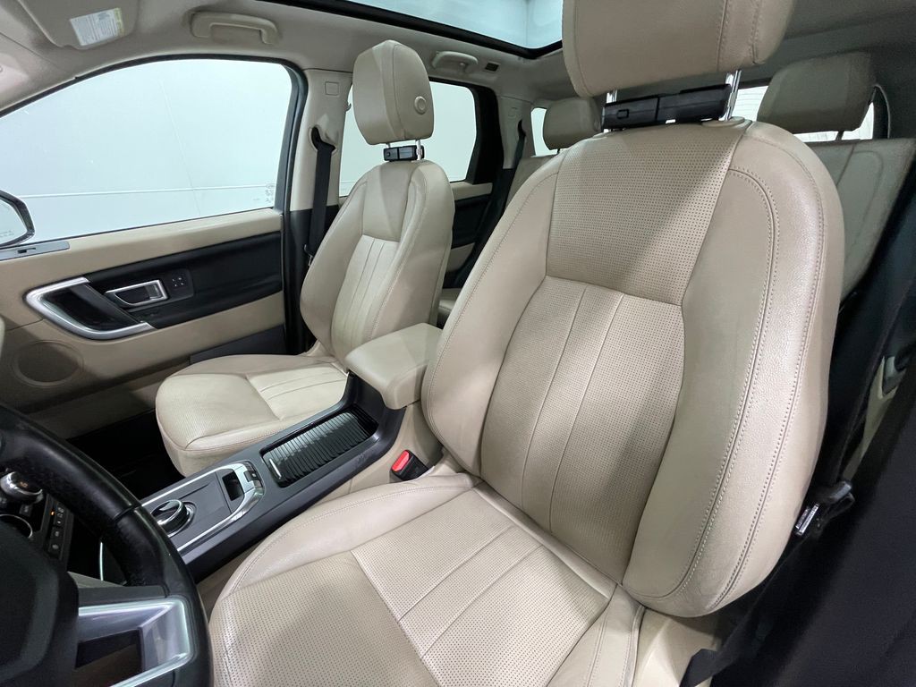 2019 Land Rover Discovery Sport Image 14