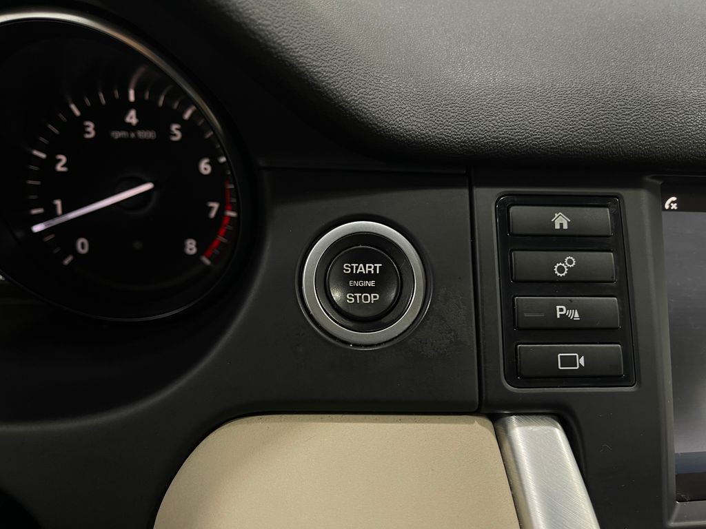 2019 Land Rover Discovery Sport Image 21