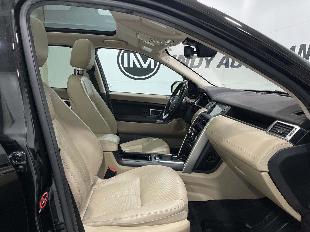 2019 Land Rover Discovery Sport Image 32
