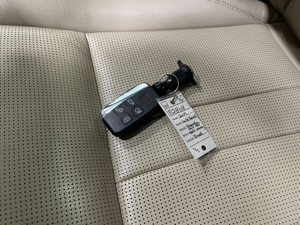 2019 Land Rover Discovery Sport Image 37