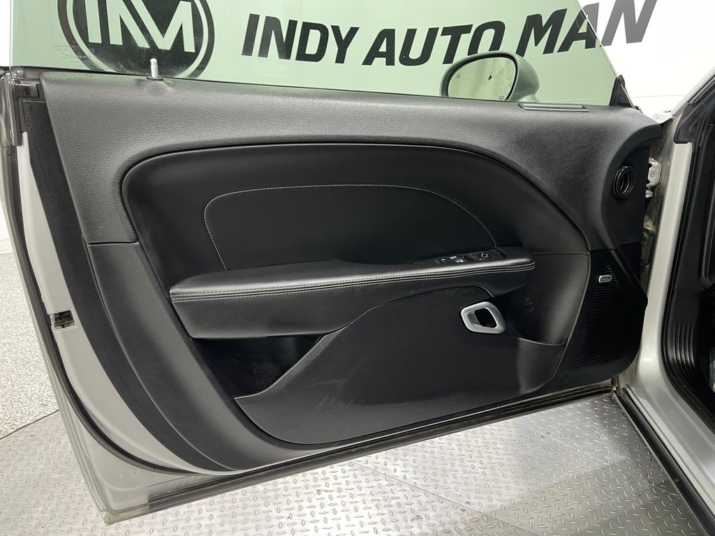 2019 Dodge Challenger Image 13
