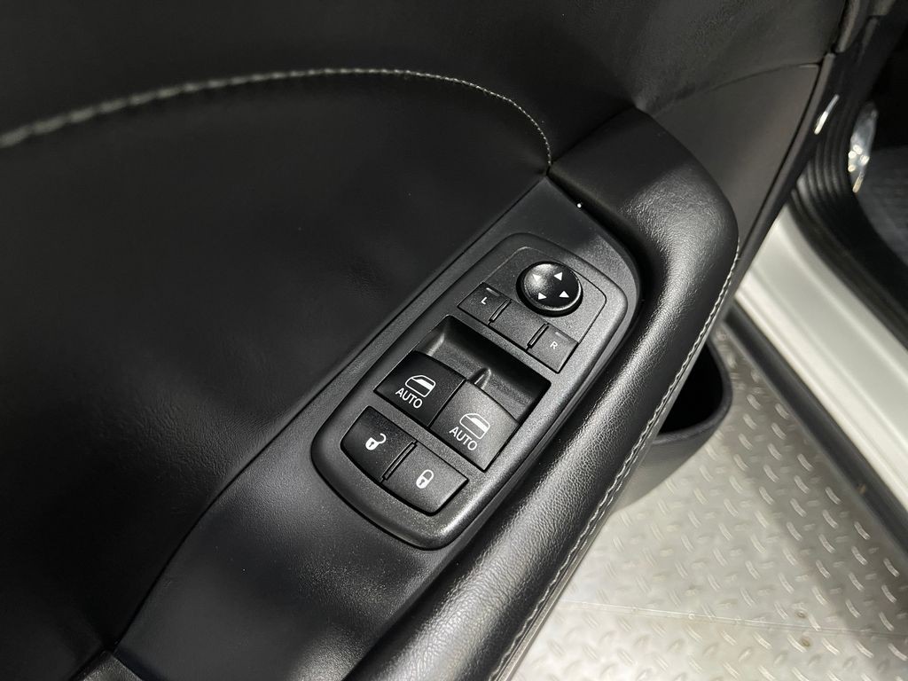 2019 Dodge Challenger Image 14