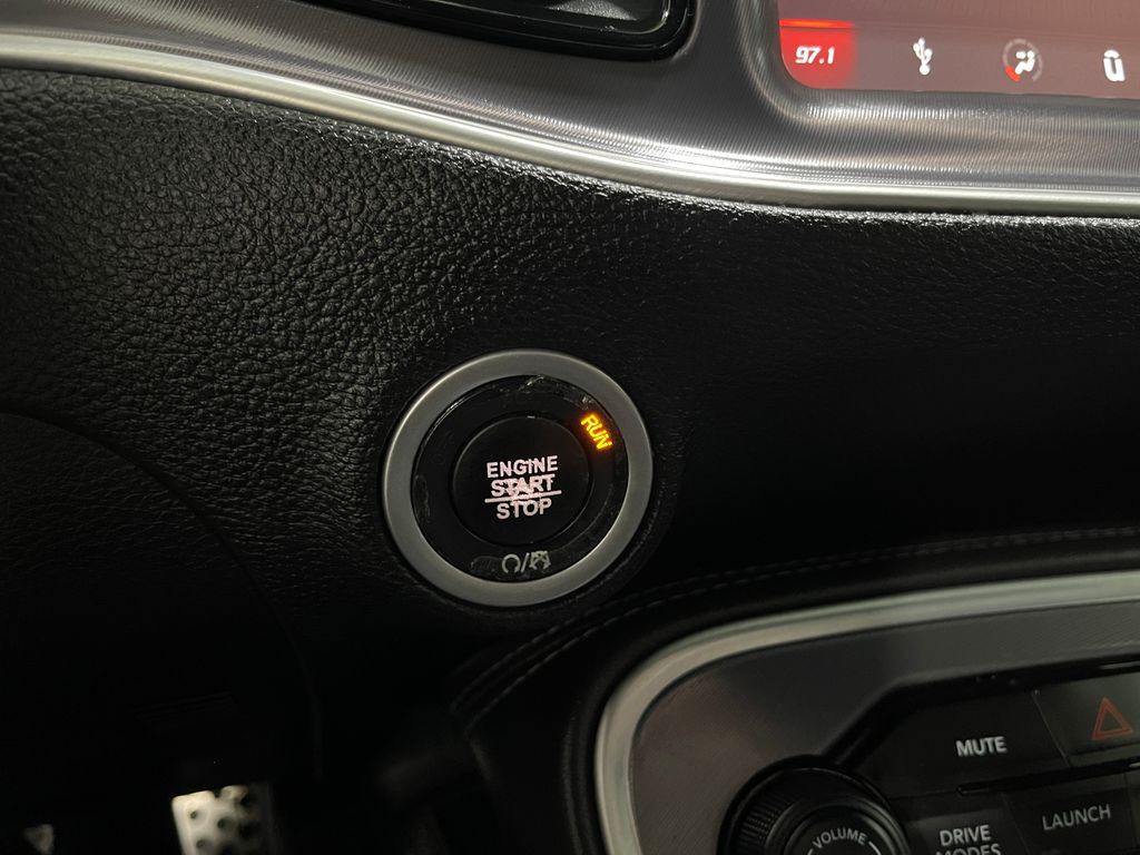 2019 Dodge Challenger Image 19